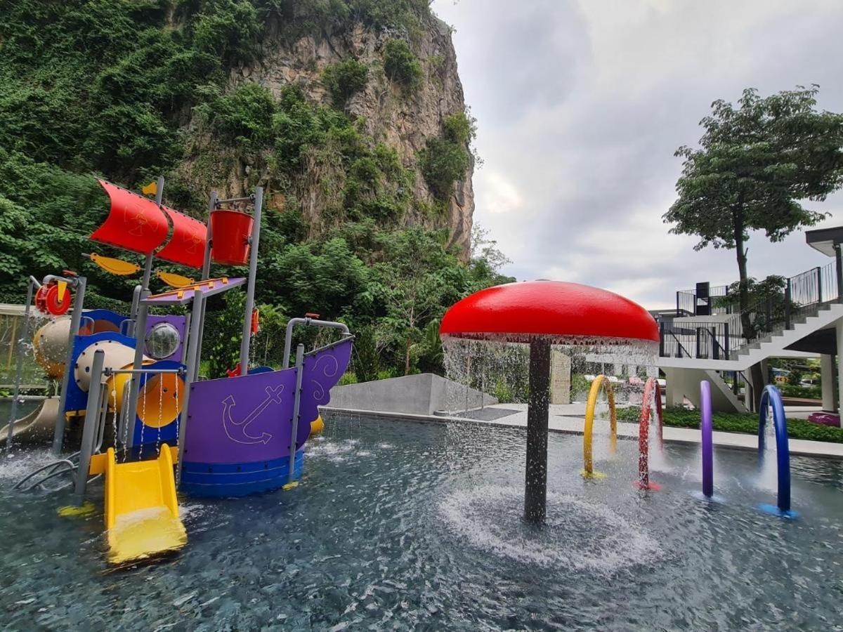 Ipoh Waterpark The Cove Premium Suites 7-13Pax By Iwh Екстер'єр фото